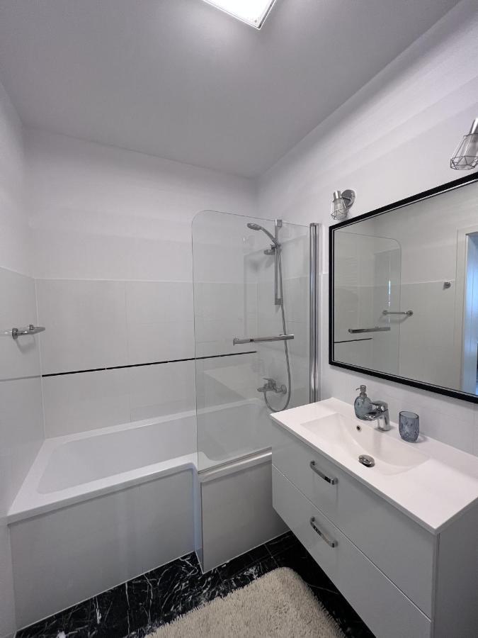 Apartament Z Tarasem Na Osiedlu Rakownica Jelenia Góra Extérieur photo
